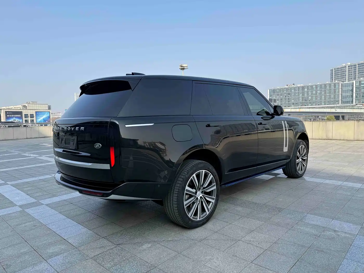 Land Rover Range Rover 2025 2025 3.0 L6 400PS Genesis Extended Wheelbase