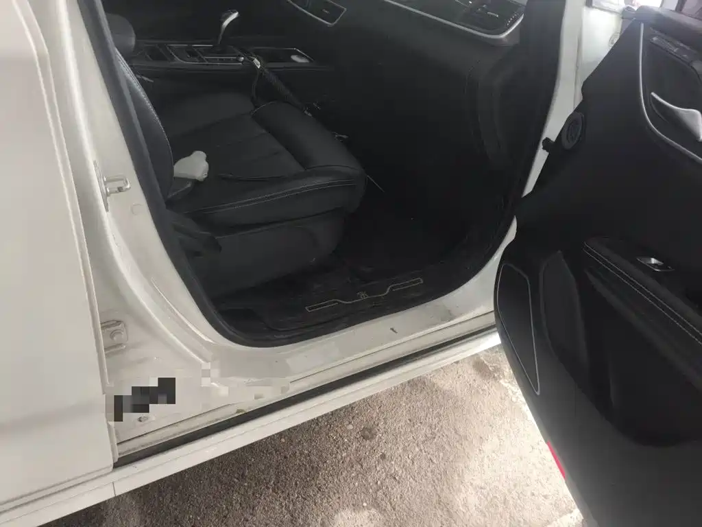 Фото 20 - BYD Song MAX