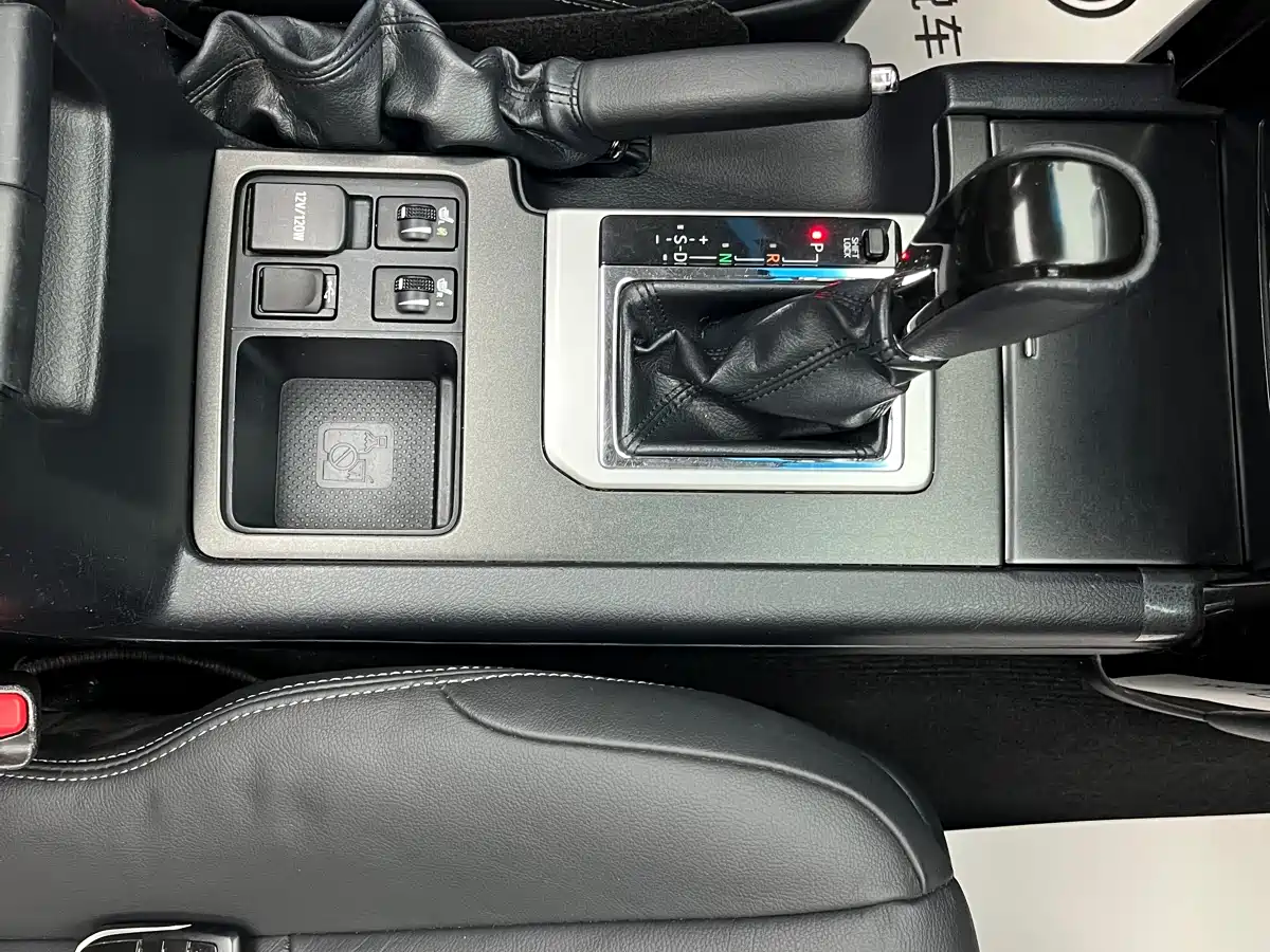Toyota Prado 2016 2.7L Auto Standard Edition фото 15