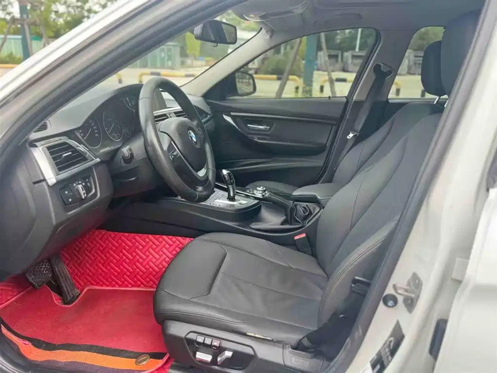 BMW 3 Series 2015 320i Fashion фото 5