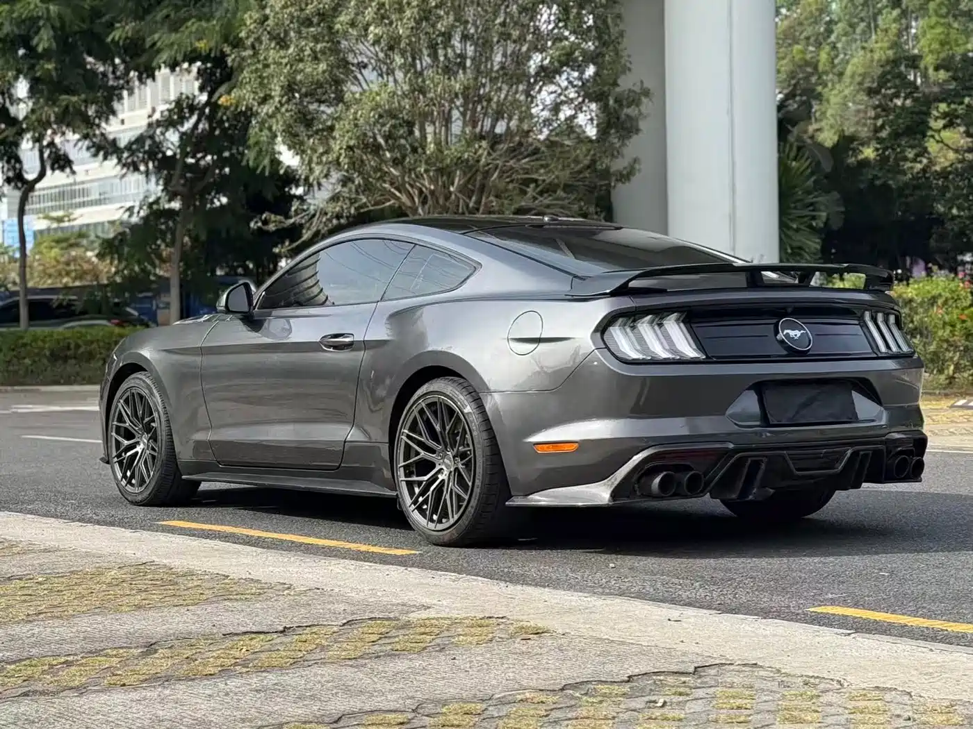 Ford Mustang 2020 2.3L EcoBoost Obsidian Phantom Special Edition фото 4