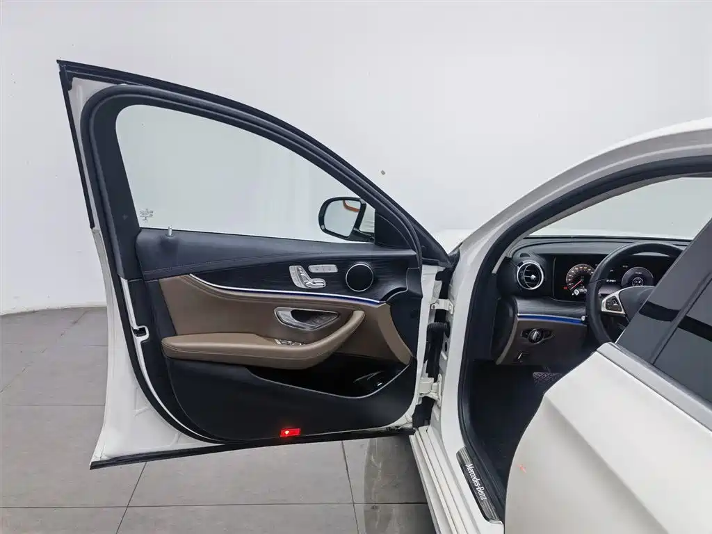 Mercedes-Benz E-Class 2018 Facelift E 300 L Sport Luxury фото 8