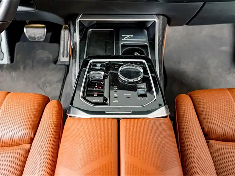 BMW 7 Series 2023 740Li Exclusive M Sport Package фото 17