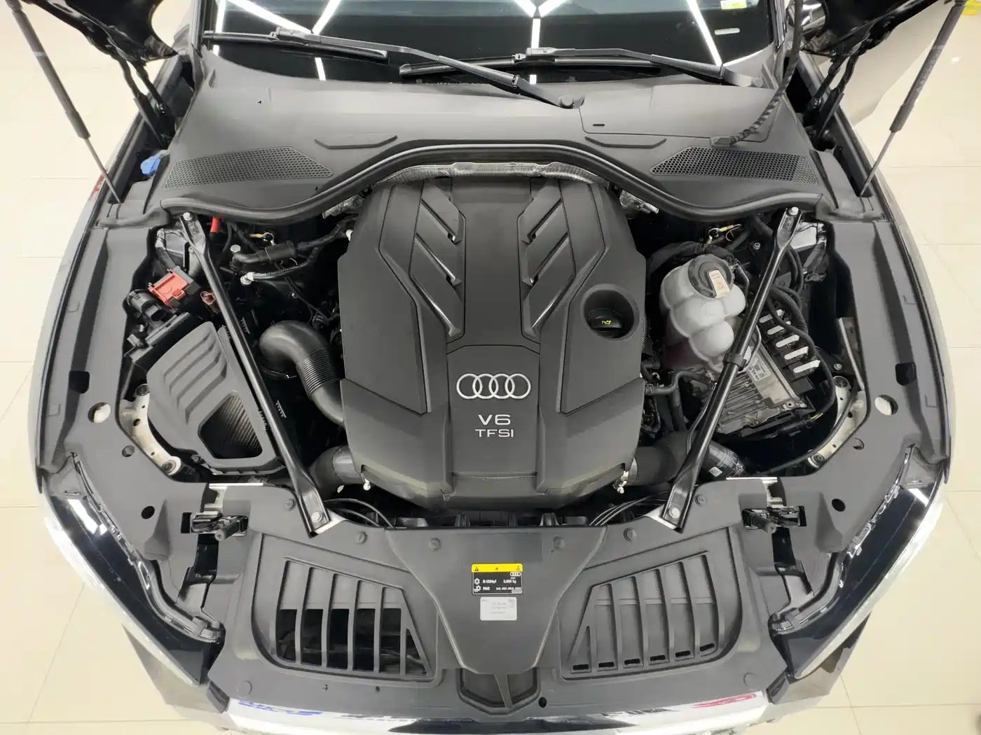Audi A8 2023 A8L 50 TFSI quattro Exclusive фото 24