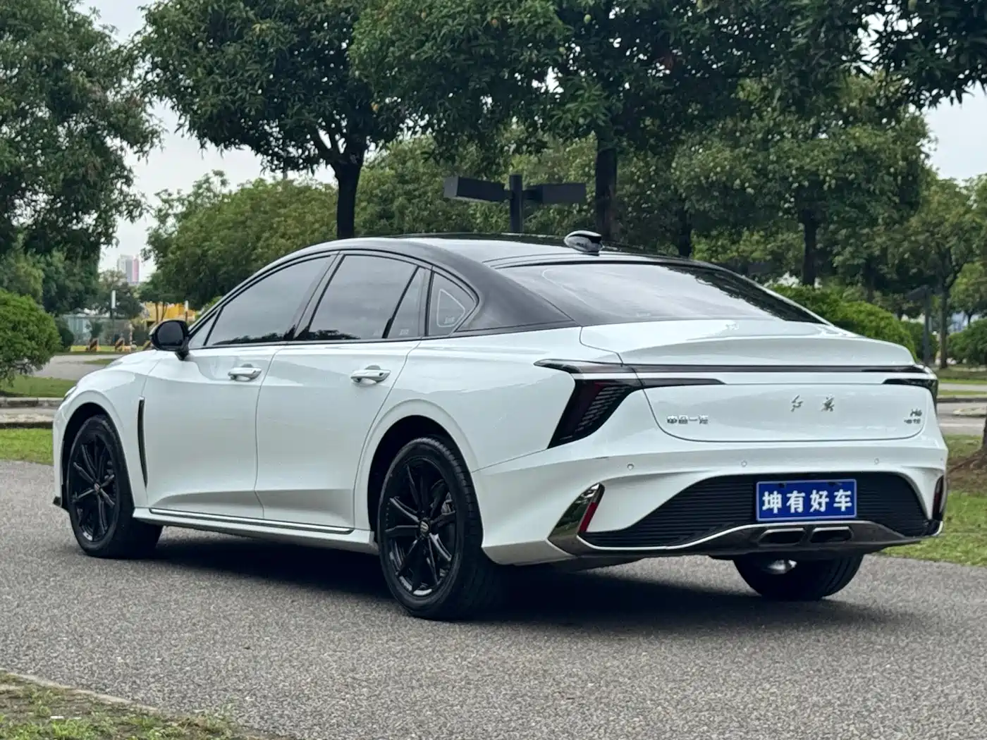 Hongqi H6 2023 2.0T Premium Edition фото 4