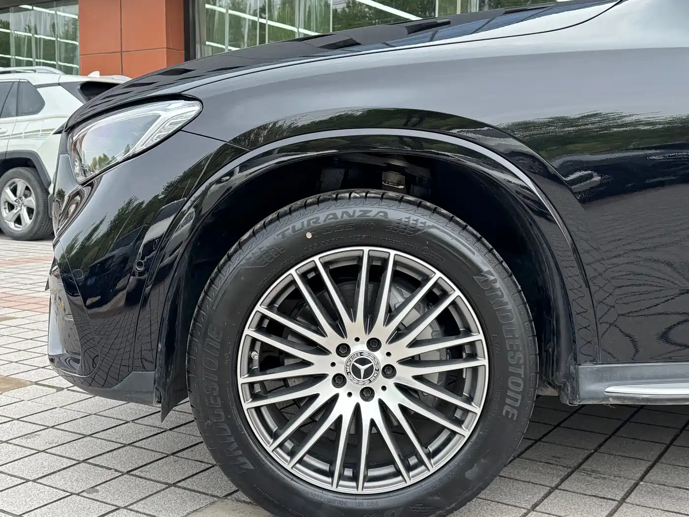 MERCEDES-BENZ GLC