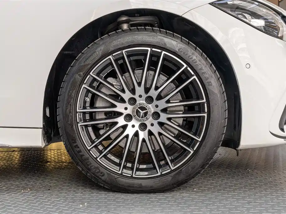 Mercedes-Benz C-Class 2025 Facelift C 260 L Sport Edition фото 8