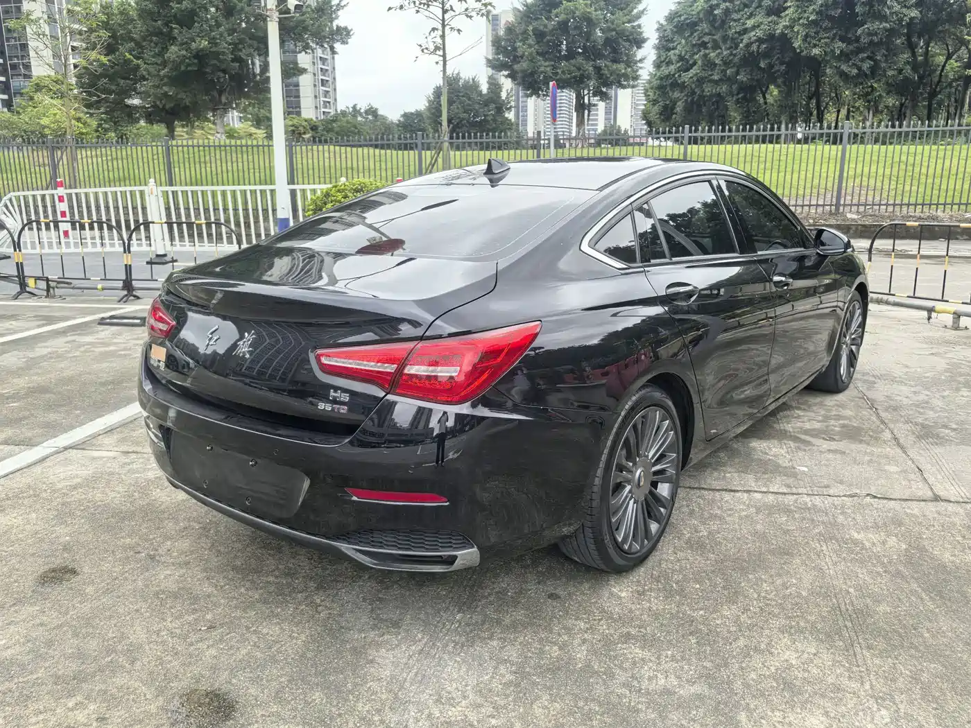 Hongqi H5 2020 1.8T Automatic Smart Connection Qi Enjoy Edition фото 18