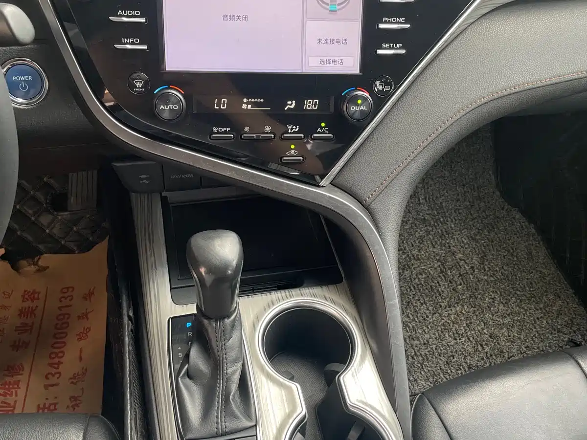 Toyota Camry 2018 Hybrid 2.5HQ Platinum фото 5