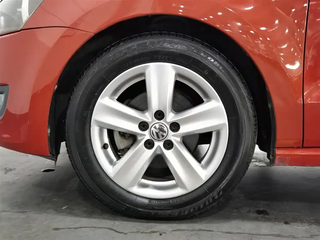 Volkswagen Polo 2011 1.4L Automatic Style Edition фото 17