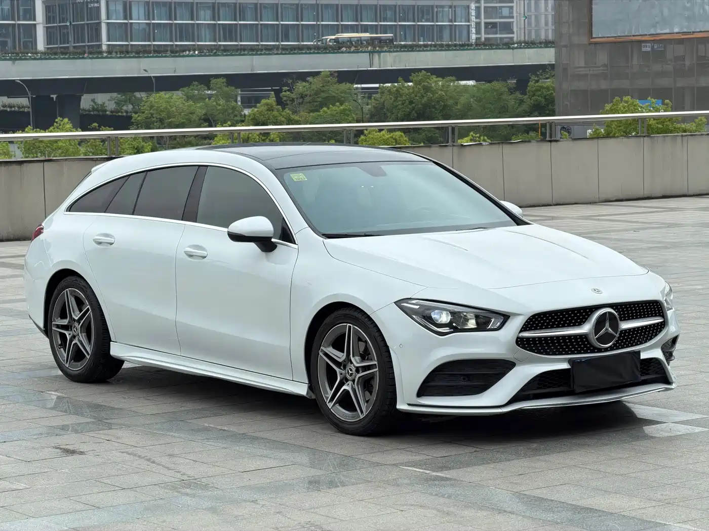 MERCEDES-BENZ CLA
