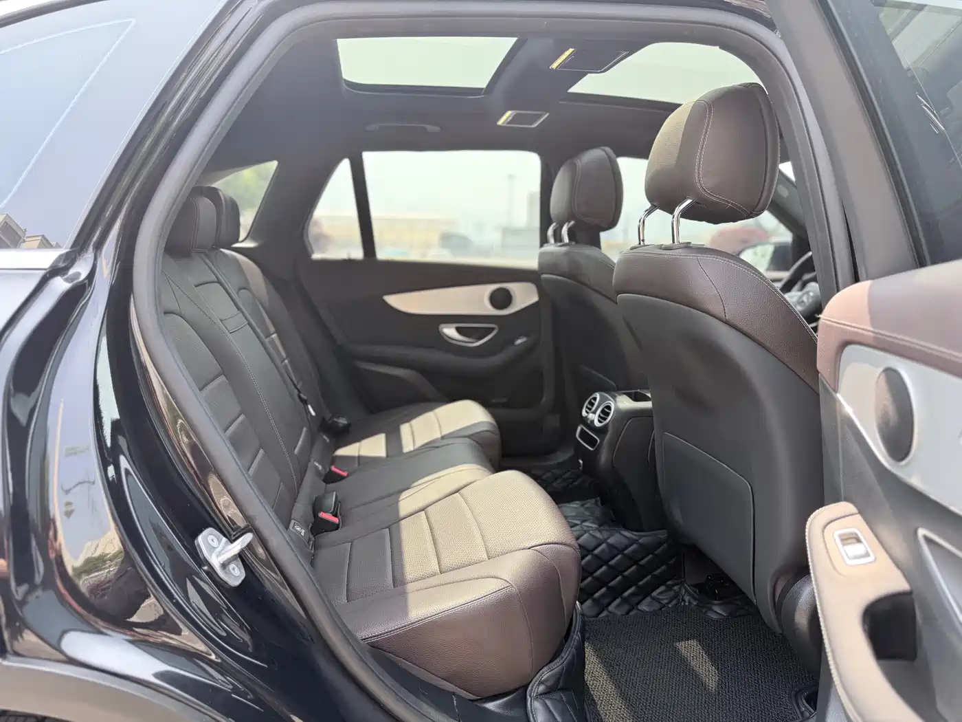 Mercedes-Benz GLC 2021 GLC 260 L 4MATIC Sporty фото 13