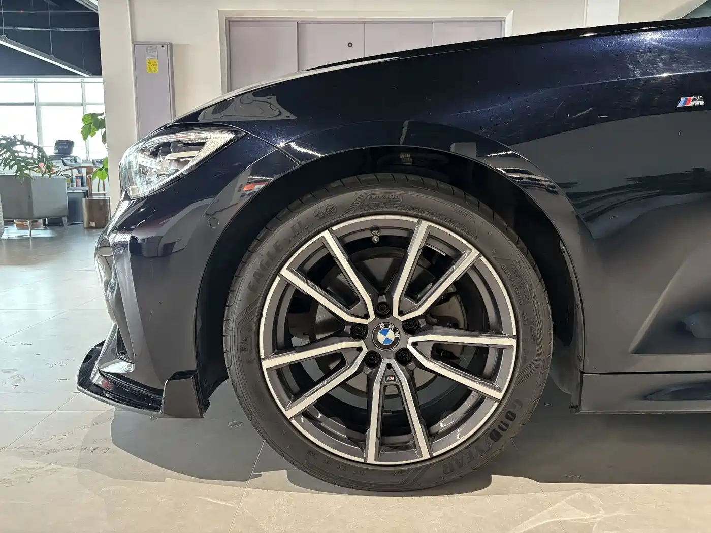 BMW 3 Series 2021 325Li M Sport Package фото 8