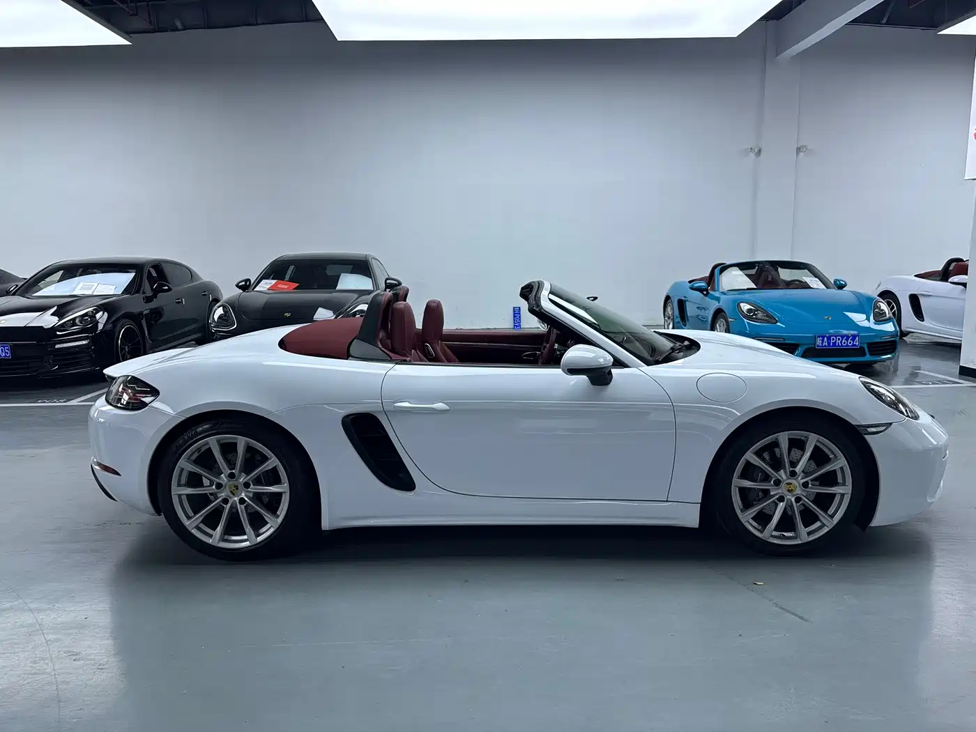 Porsche 718 2016 Boxster 2.0T фото 5