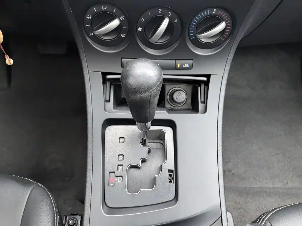 Mazda Mazda3 Axela 2012 2012 Hatchback 1.6L Automatic Elite
