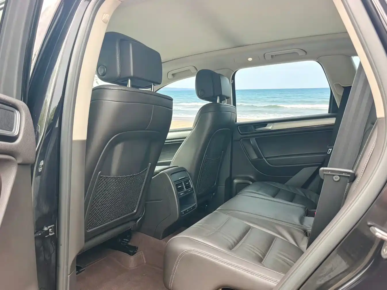 Volkswagen Touareg 2017 3.0TSI Explorer Edition фото 6