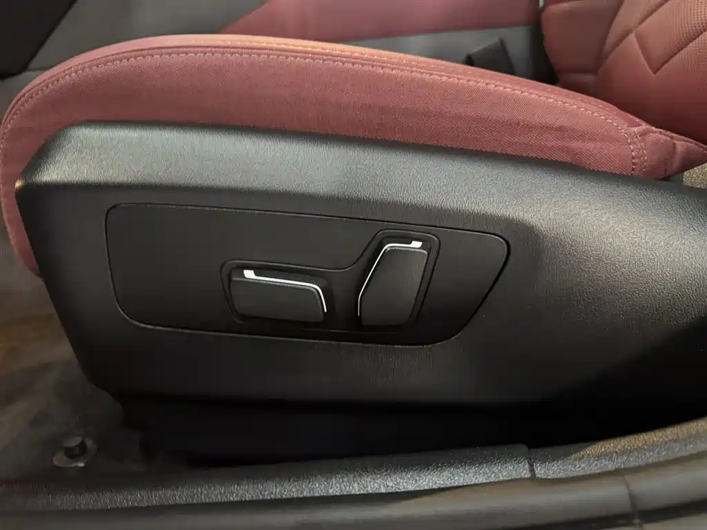 BMW 5 Series 2024 530Li Leading Model Luxury Package фото 27