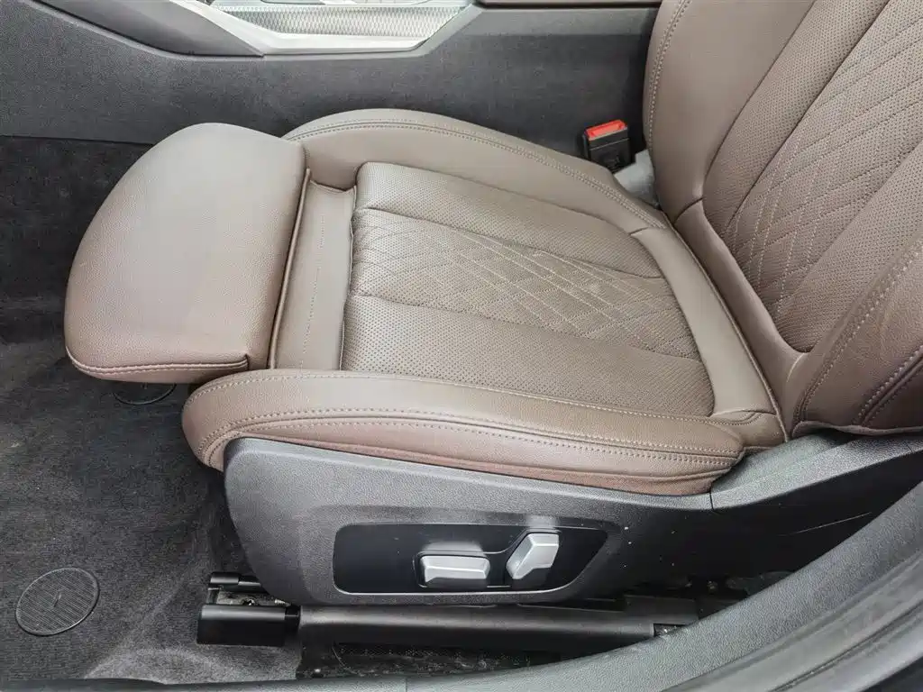 BMW 3 Series 2023 325i M Sport Black Night Package фото 20