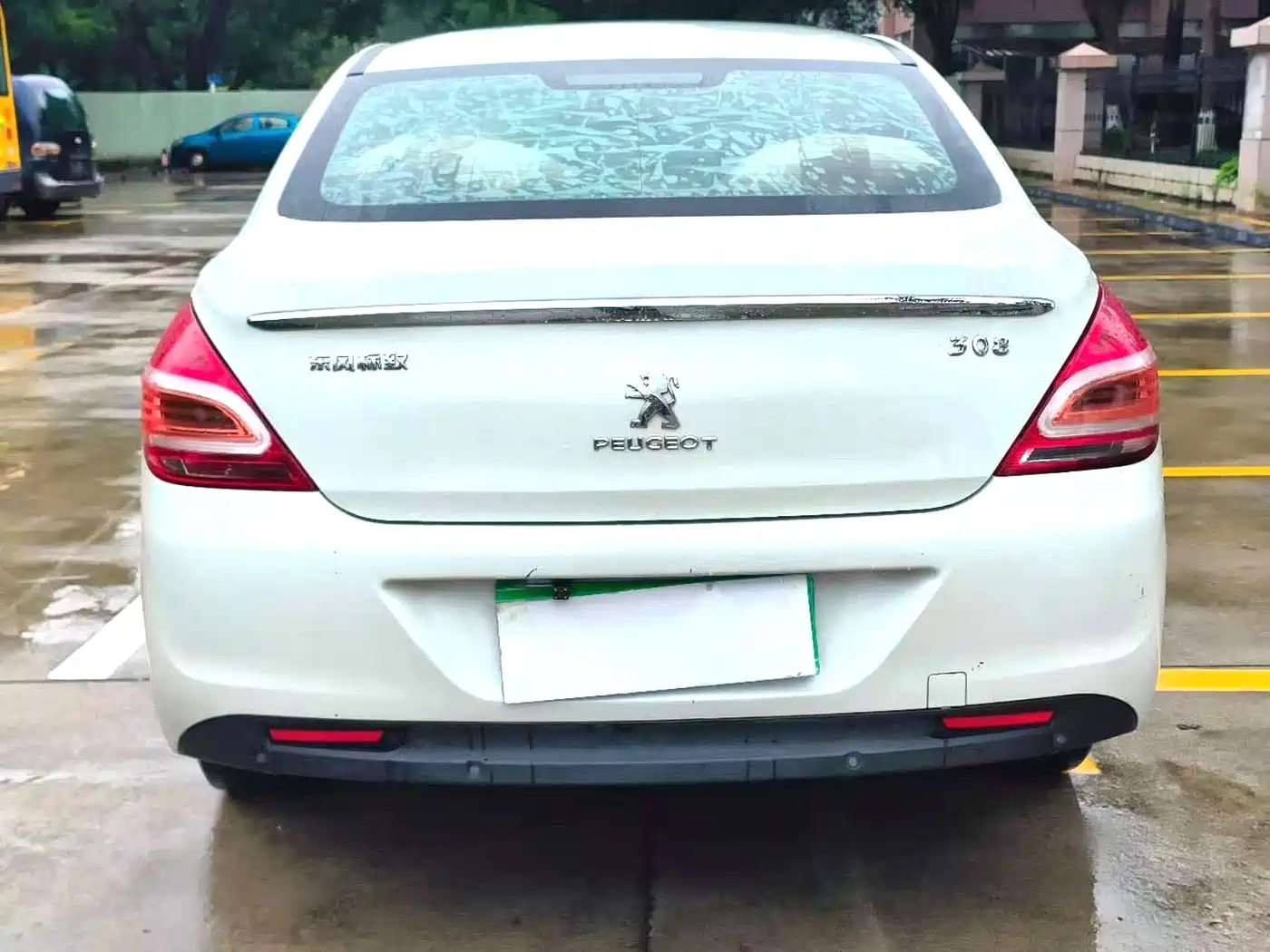Peugeot 308 2014 Model Joy Edition Classic 1.6L Automatic Superior Style фото 8
