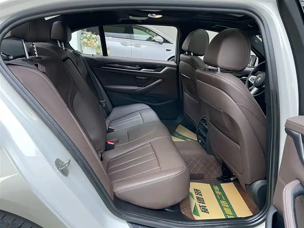 BMW 5 Series 2020 525Li M Sport Package фото 17