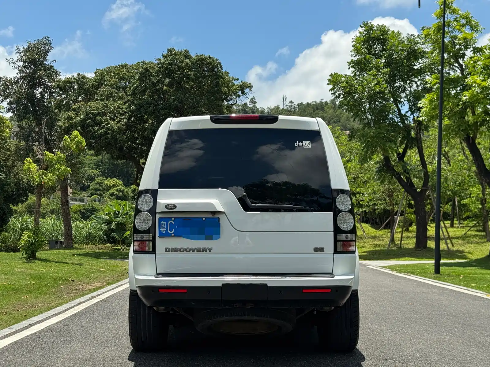 Photo 8 - Land Rover Discovery