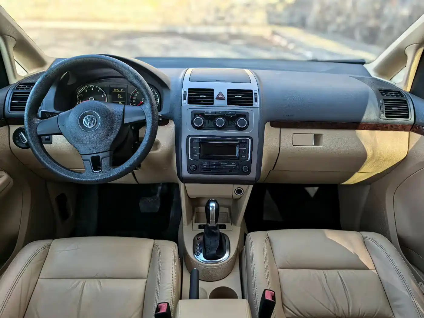 Volkswagen Touran 2013 1.4T DSG Comfort 5-seater фото 9
