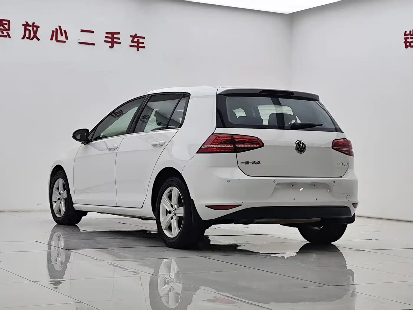 Volkswagen Golf 2015 1.6L Automatic Comfort фото 19