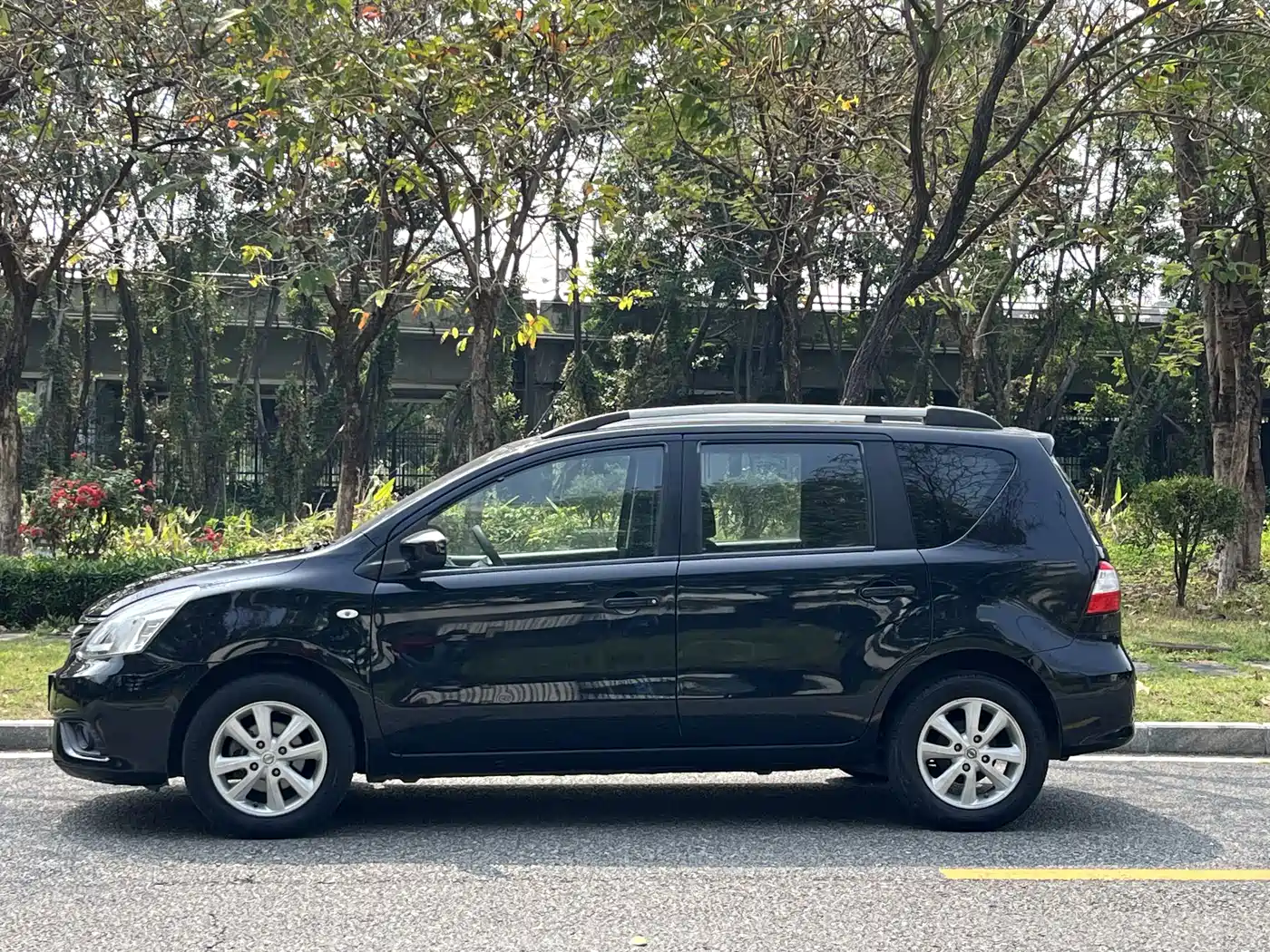 Nissan Livina 2013 2013 1.6XE CVT Comfort