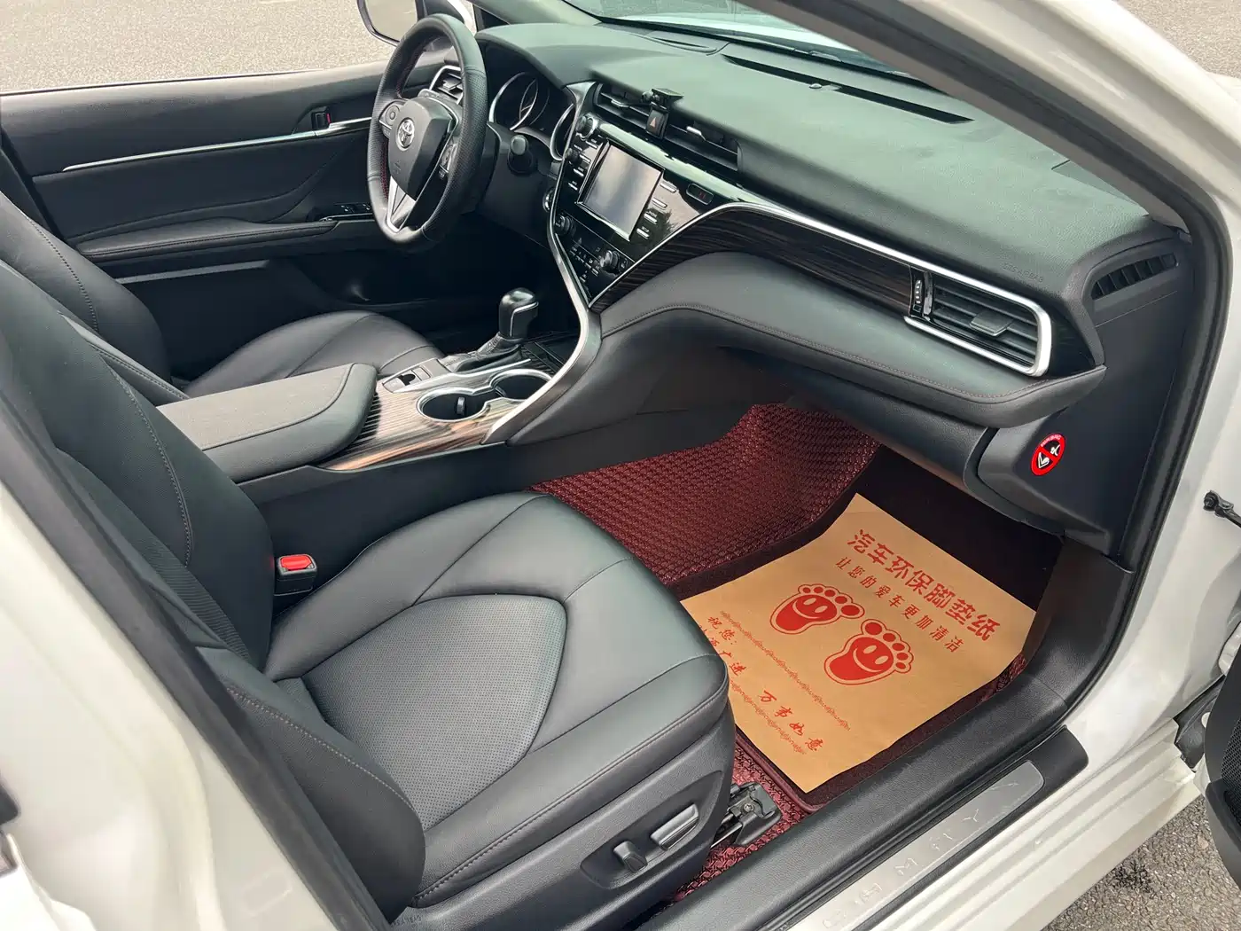 Toyota Camry 2018 2.0G Luxury Edition фото 9