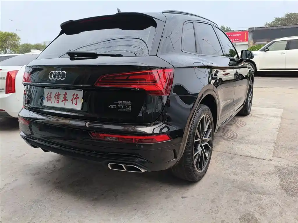 Audi Q5L 2023 40T Luxury Dynamic фото 4