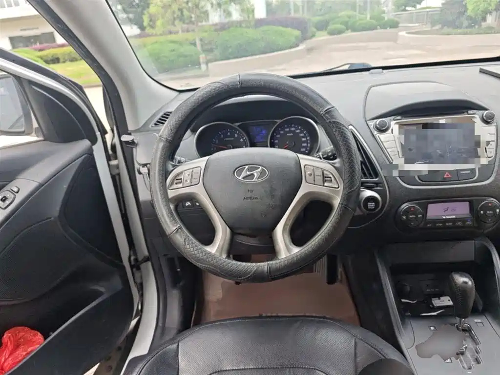 Hyundai Beijing Hyundai ix35 2013 2.0L Auto 2WD Smart GLS China IV фото 3