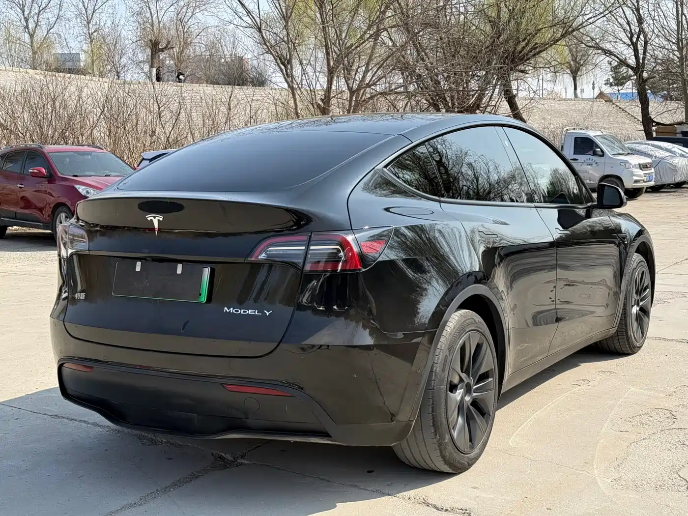 TESLA MODEL Y