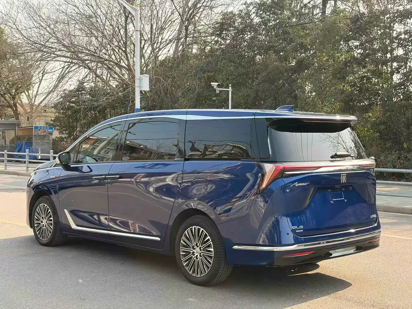 Buick GL8 New Energy 2024 Land Honor Luxury Edition 6-Seater фото 7