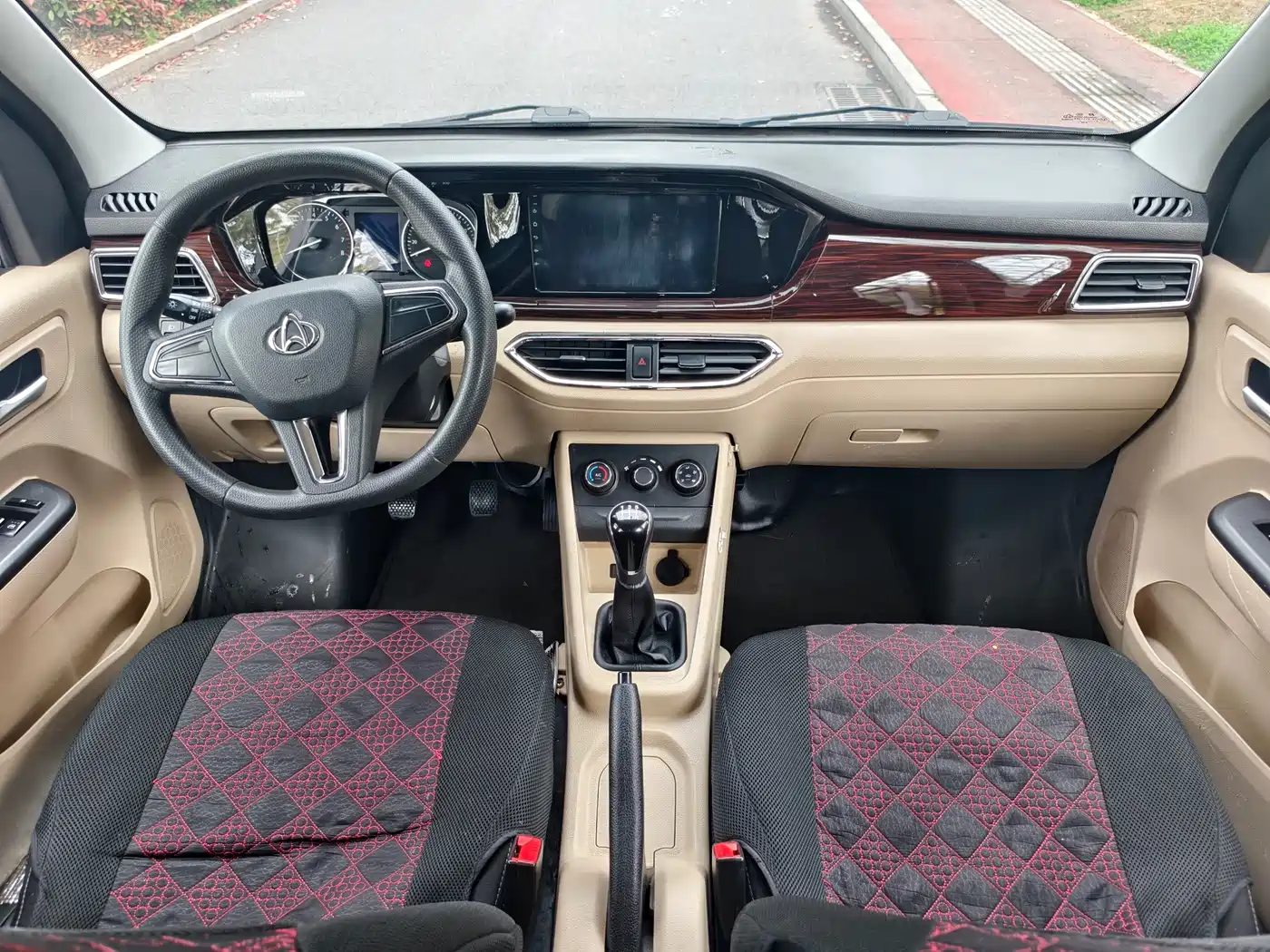 CHANGAN CROSS STAR V5