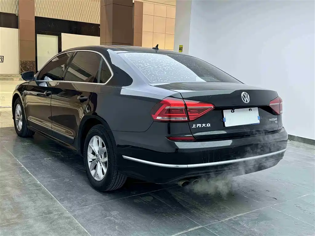 Volkswagen Passat 2017 330TSI DSG Prestige фото 11