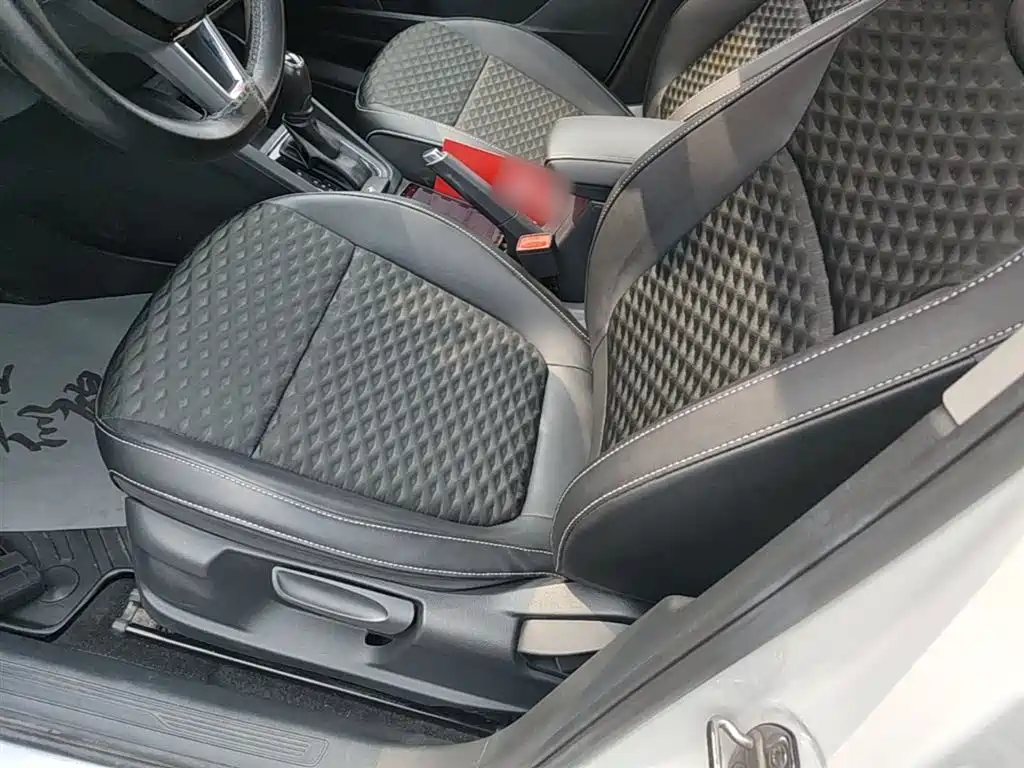 Škoda Kamiq 2020 Model 1.5L Automatic Comfort фото 15