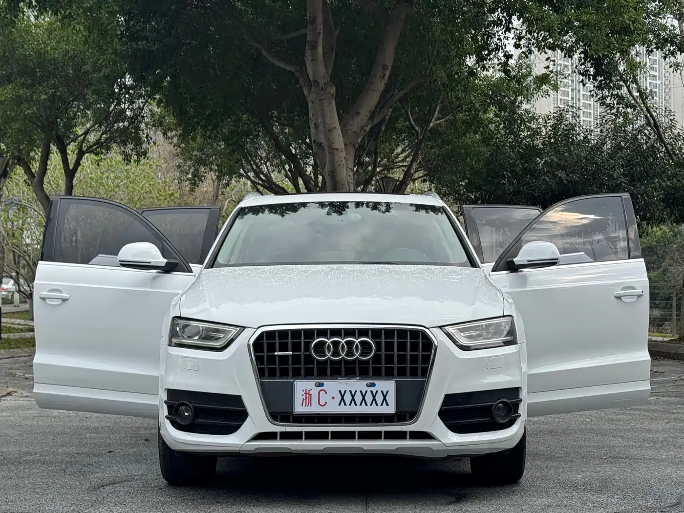 Audi Q3 2013 40 TFSI quattro Luxury Model фото 6