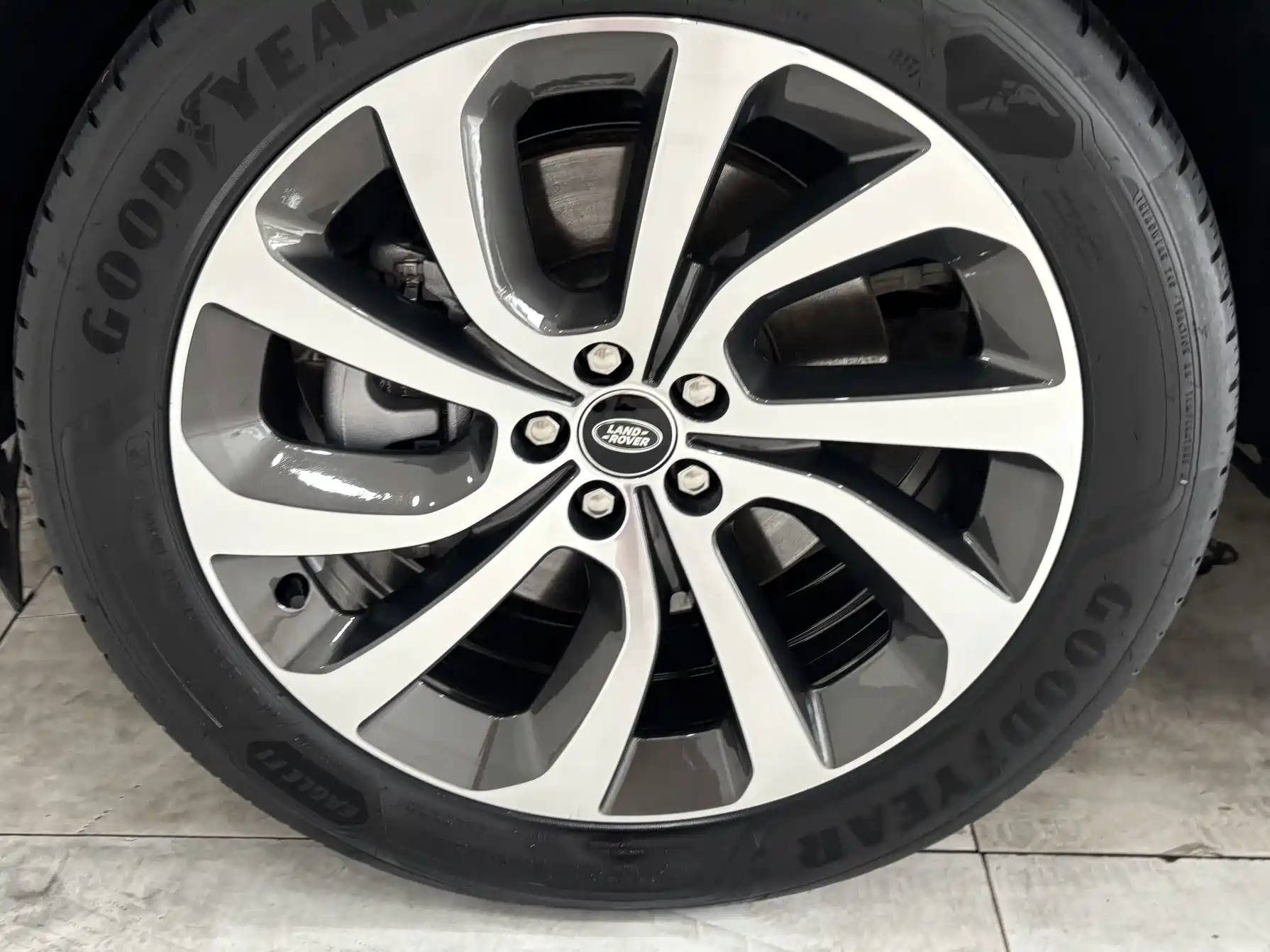 Фото 30 - Land Rover Discovery Sport