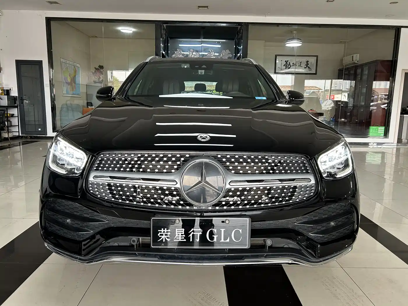 MERCEDES-BENZ GLC