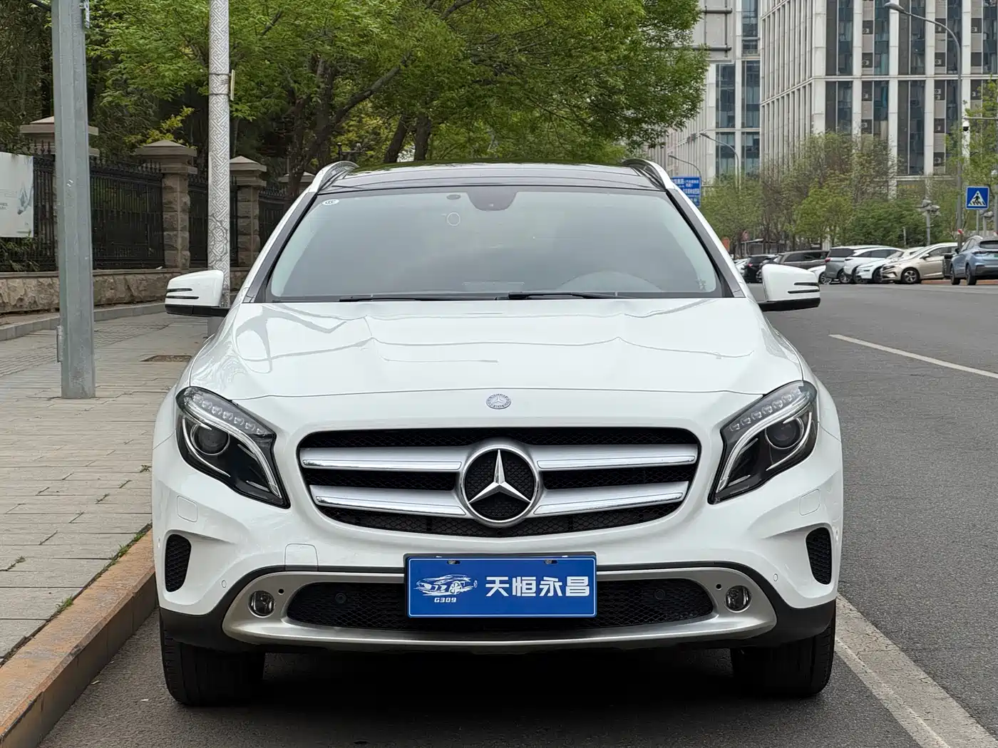 Mercedes-Benz GLA 2015 GLA 220 4MATIC Fashion Edition фото 2