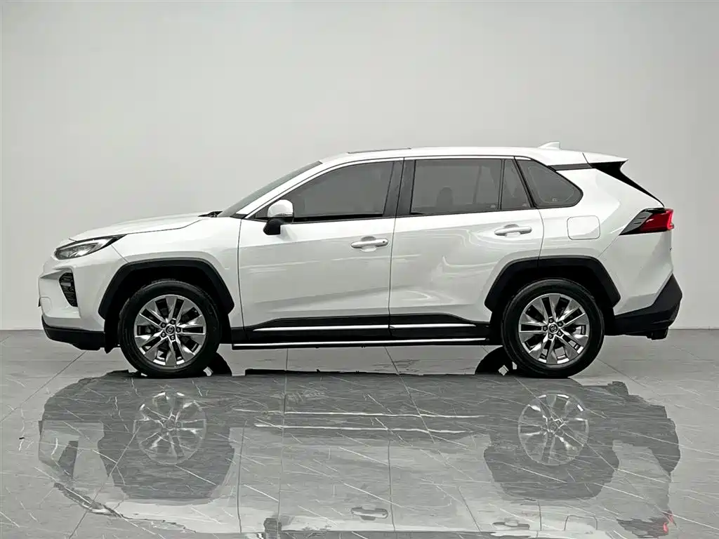 Toyota Wildlander 2022 2.0L CVT FWD Luxury PLUS Edition фото 3