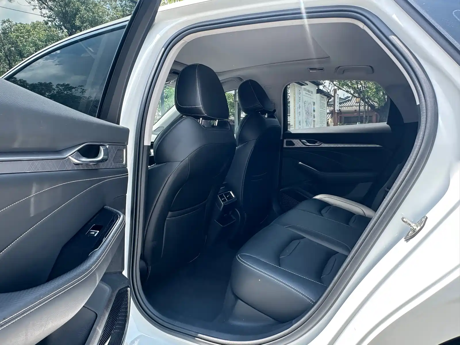 Фото 21 - Geely Preface