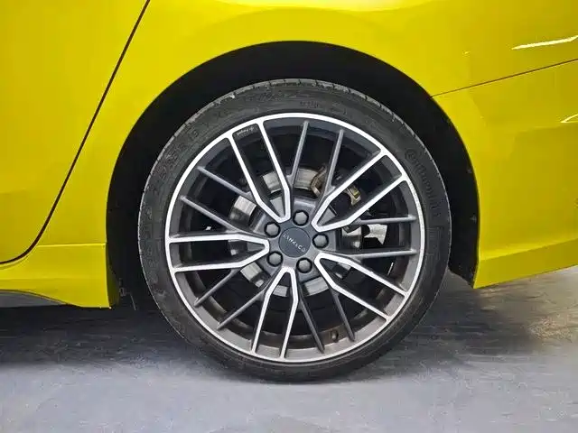Lynk & Co 03 2022 03+ 2.0TD Auto Wind Rider Edition фото 13