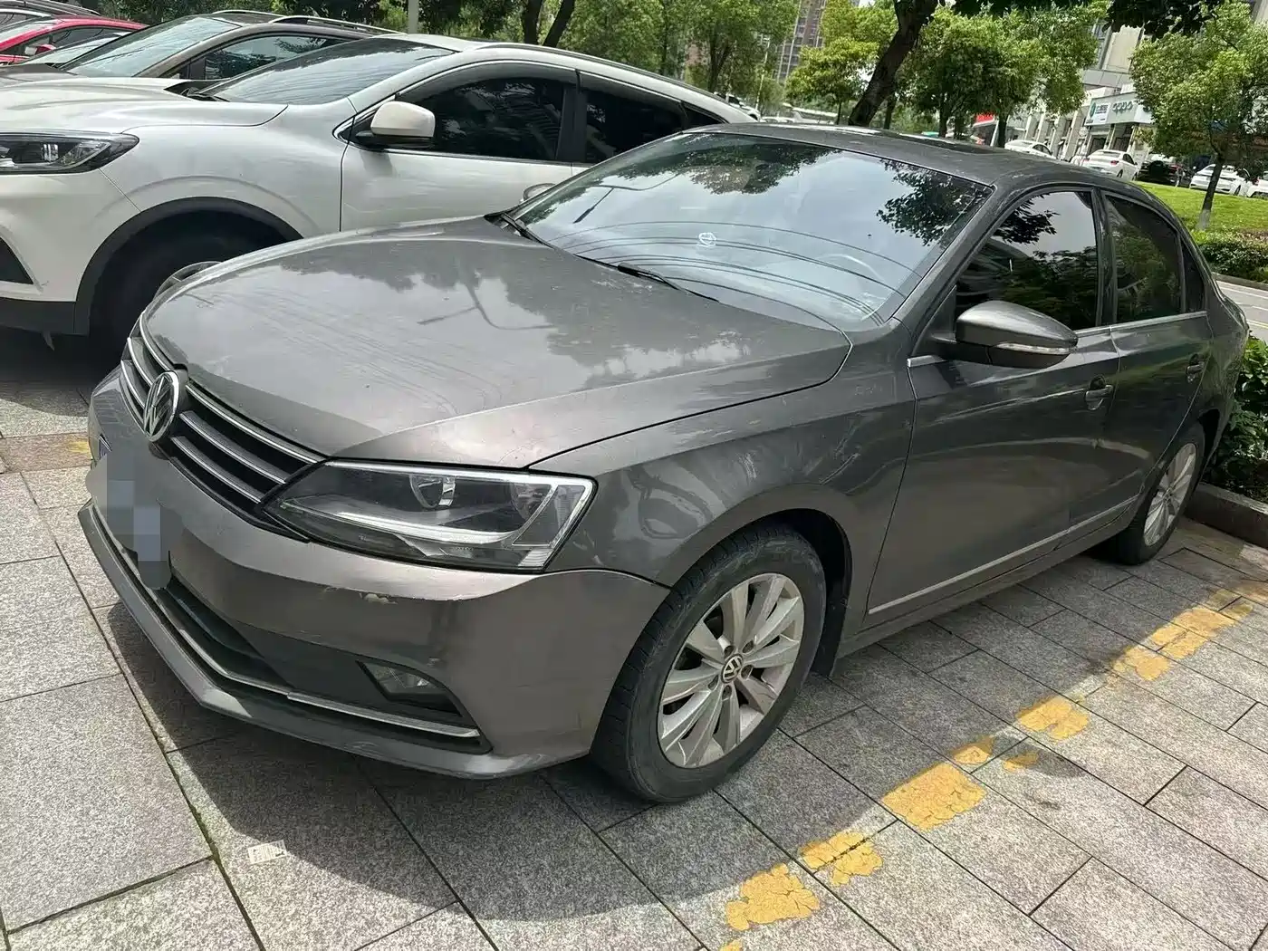 Volkswagen Sagitar 2015 1.6L Automatic Comfort фото 2