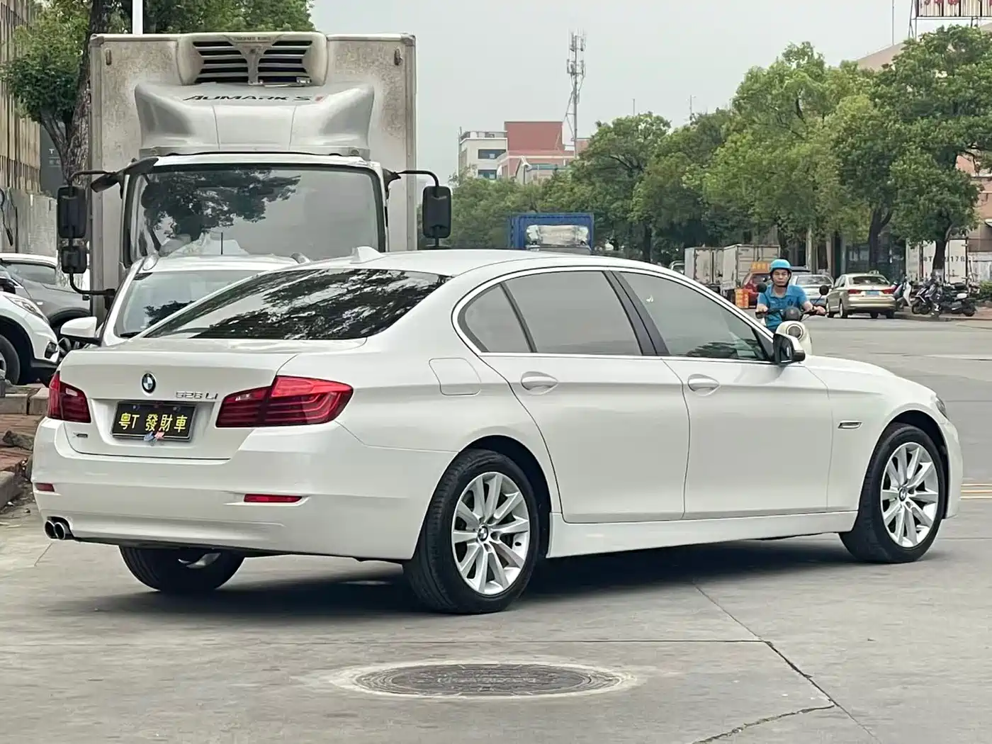 BMW 5 Series 2014 528Li xDrive Premium фото 9