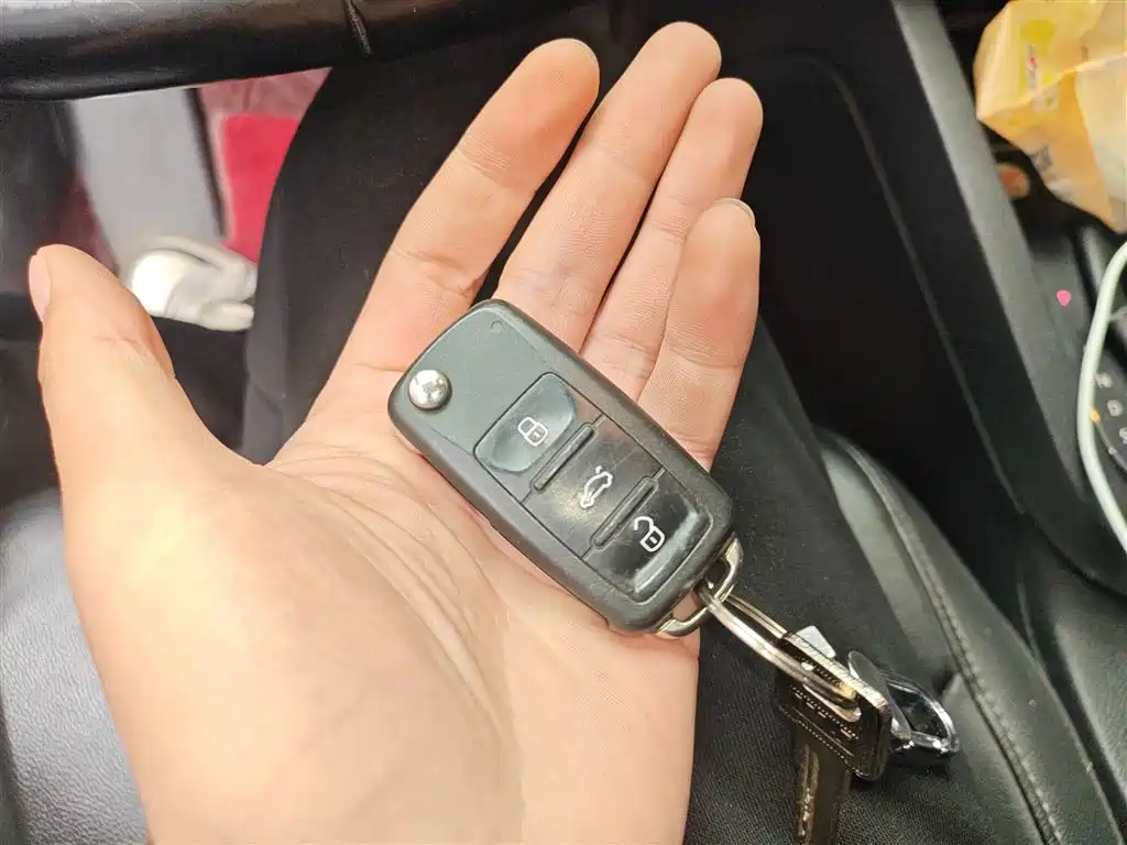 Volkswagen Sagitar 2018 280TSI DSG Spark Edition фото 12