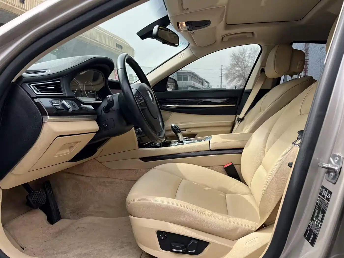 BMW 7 Series 2009 730Li Leading фото 4