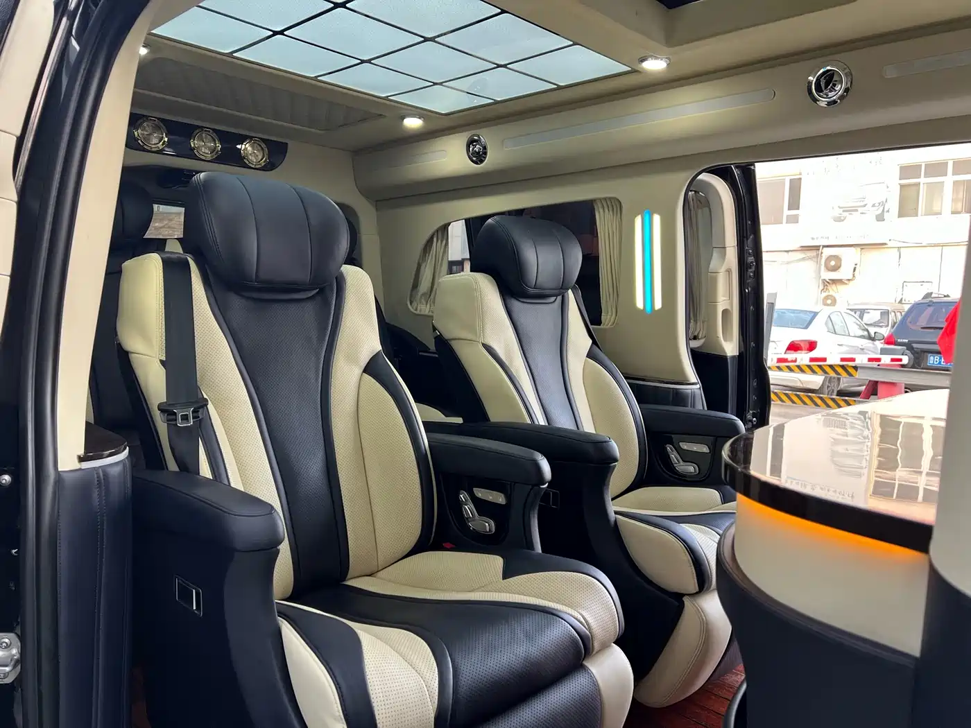Mercedes-Benz Vito 2018 2.0T Elite Edition 7-Seater China V фото 6