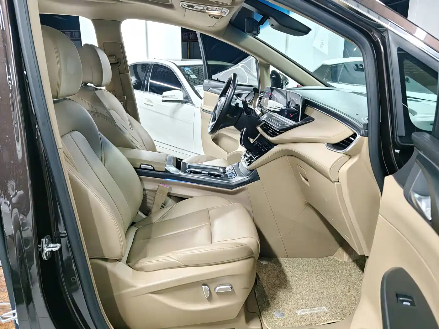 Buick GL8 2021 ES Landlord 653T Luxury фото 8