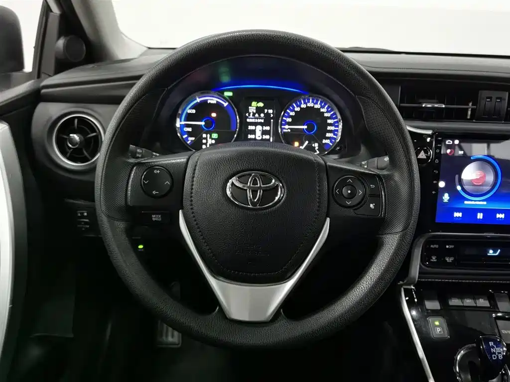Toyota Corolla Twin Engine E+ 2019 1.8L E-CVT Leading Edition фото 11